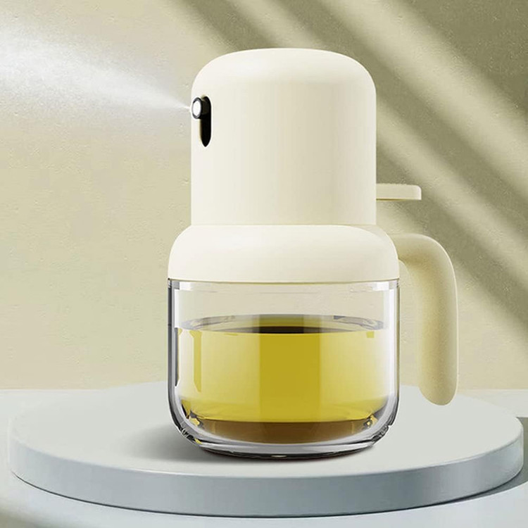 اسپری روغن مدل 1369N، ظرفیت 180 میلیلیتر، بدنه شیشه و پلاستیک، ابعاد 7×7×13 سانتیمتر، وزن 250 گرم، شستوشو با دست، مناسب سرخ کردن، کباب کردن و پخت و پز، مقاوم در برابر دمای 120 درجه سانتیگراد، کنترل دقیق مقدار مصرف روغن
